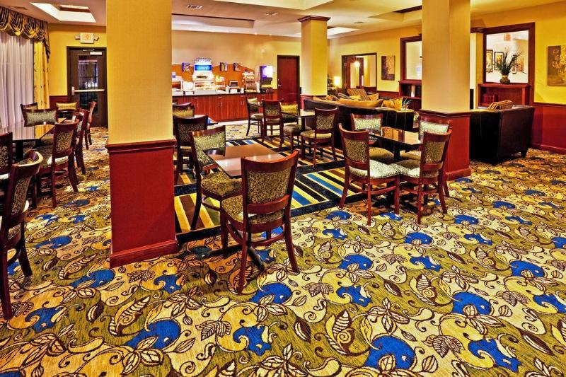 Holiday Inn Express Hotel & Suites Perry, An Ihg Hotel Exterior foto